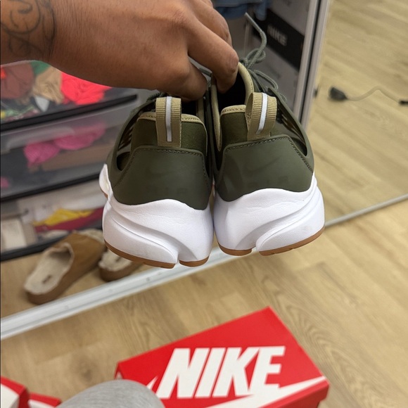 Nike Men's Forest Green Sneakers Presto - Picture 4 of 8